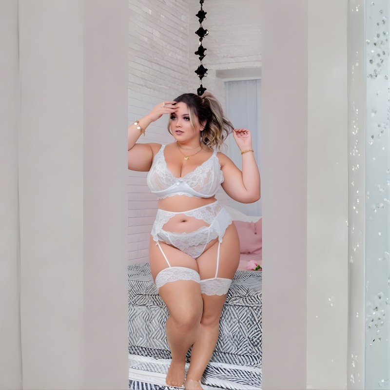 Conjunto Plus Size Lingerie Sexy em Renda com Cinta Liga
